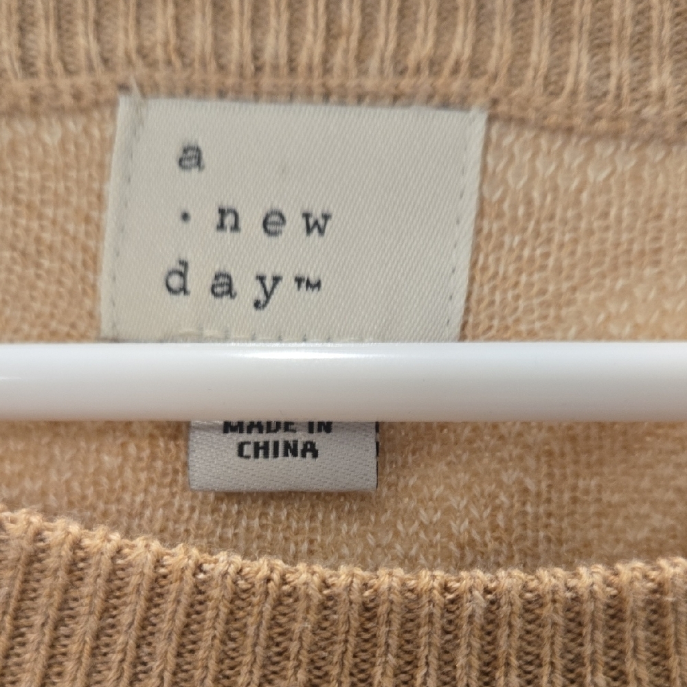 A New Day Size L Stylish Zebra Patterned Tan Sweater - Picture 3 of 5